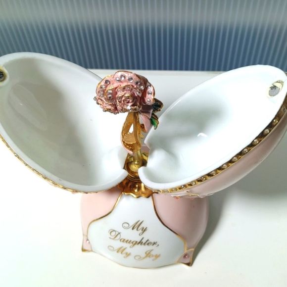 ARDLEIGH ELLIOTT Fabergé Egg MUSICAL BOX. MY DAUGHTER MY JOY - Picture 3 of 6